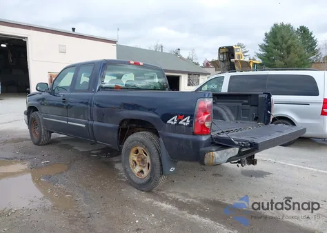 2005 Chevrolet Silverado 1500 Ls z USA, uszkodzony, nr VIN 1GCEK19V35E227763